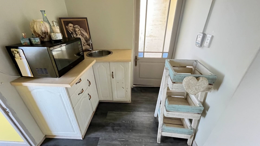 6 Bedroom Property for Sale in Herolds Bay Western Cape